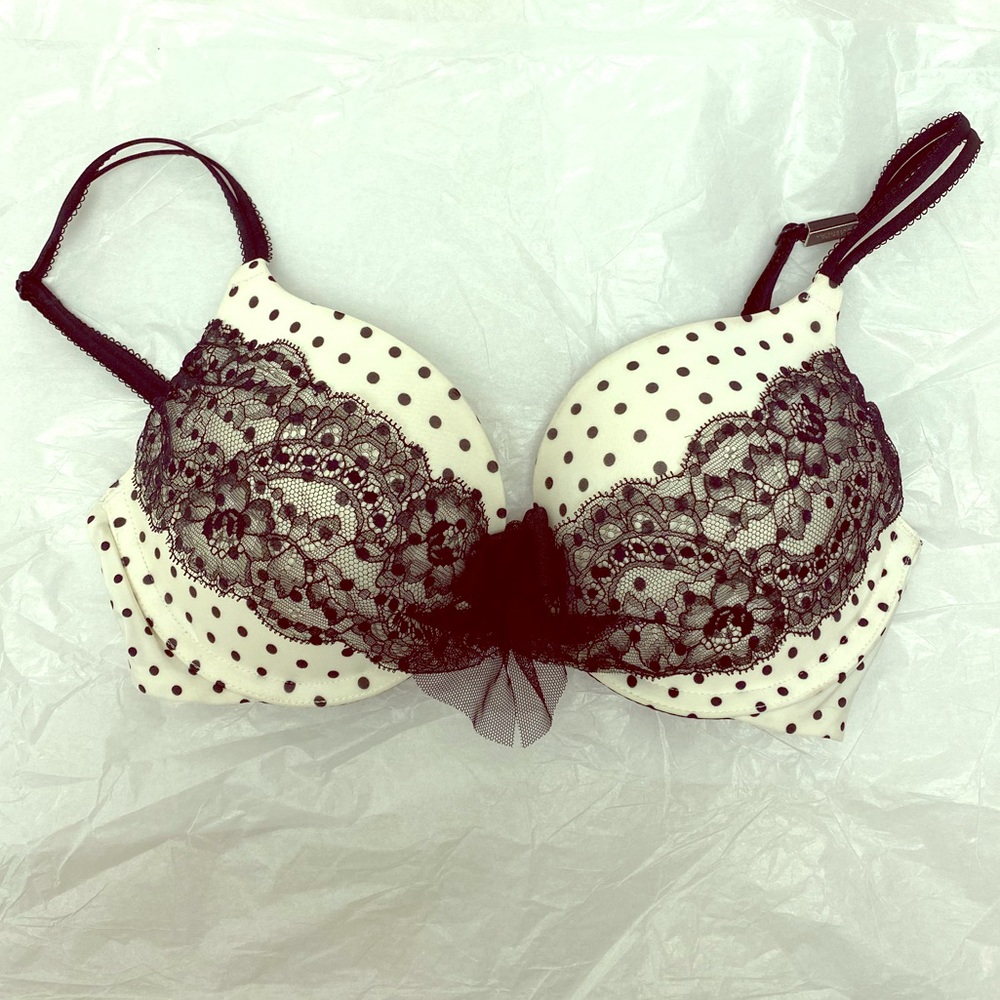 Victoria Secret 32D push up bra
